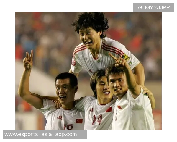 中国足球历史最佳球员解析与传奇之路：从早期困境到国际舞台的辉煌